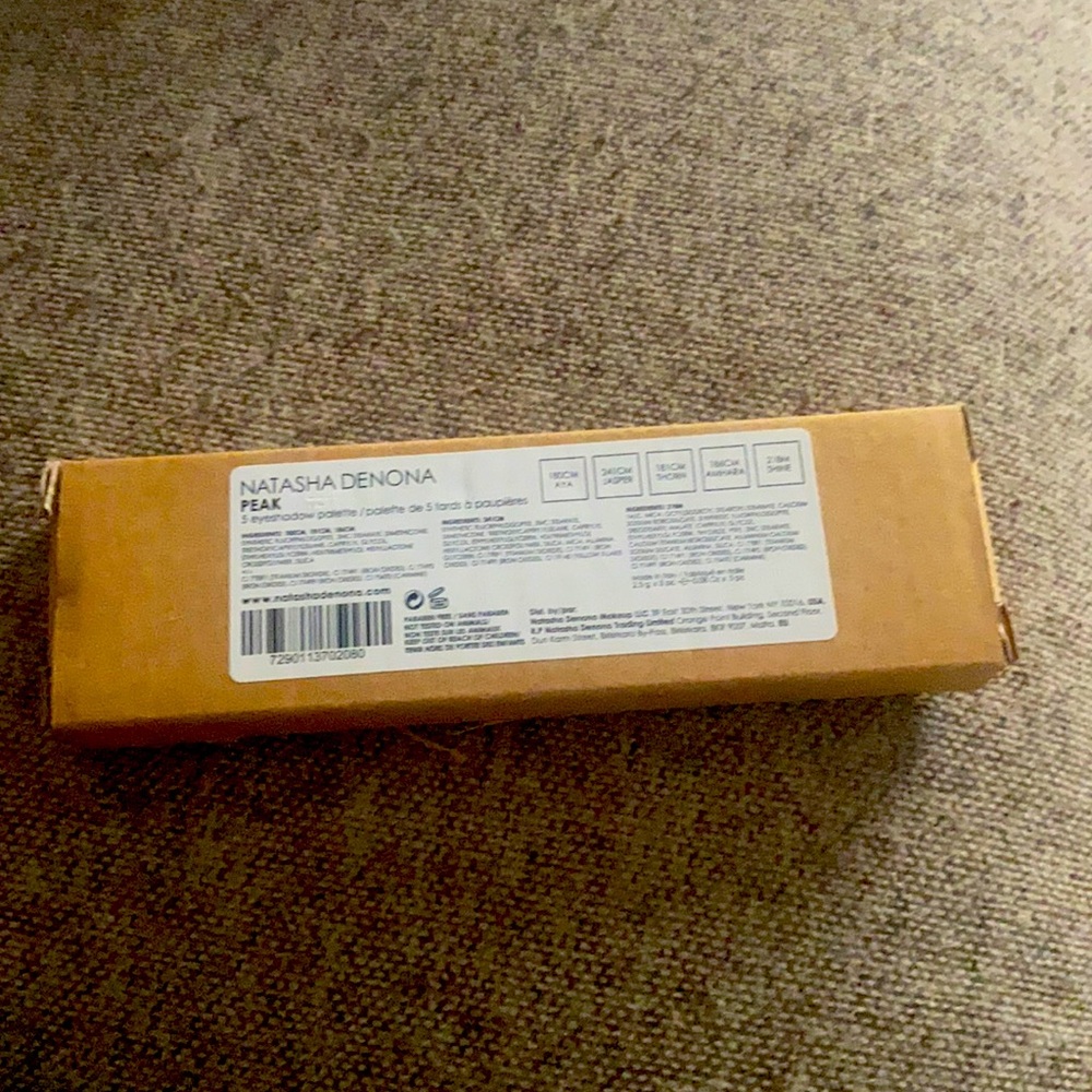 Brand new eye shadow pallet